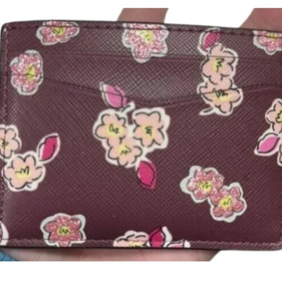 ♠️♠️Kate Spade Tinsel Deep Berry Glitter Fabric Boxed Card Case Holder NWT - Picture 3 of 5